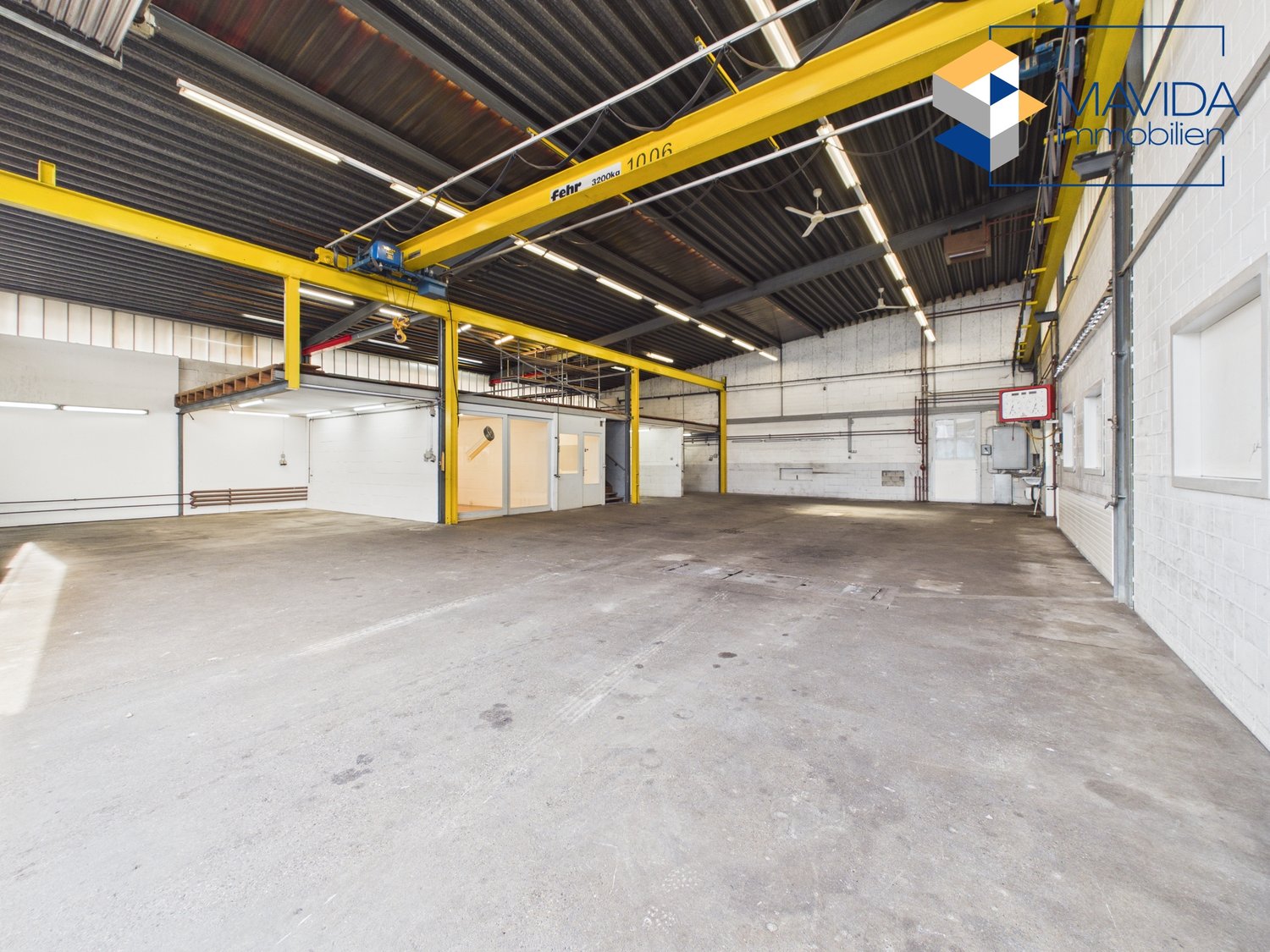 287m² workshop
