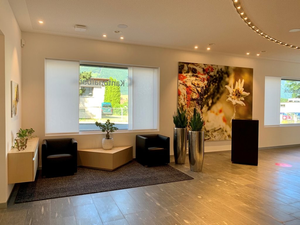 140m² commercial