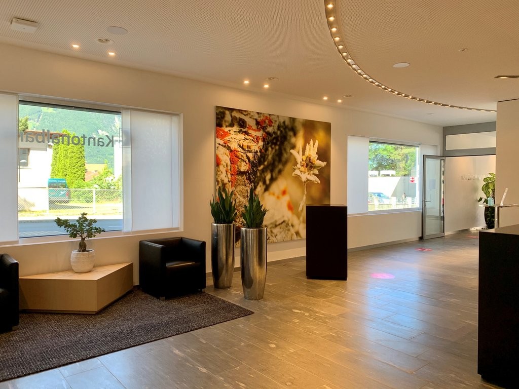140m² commercial