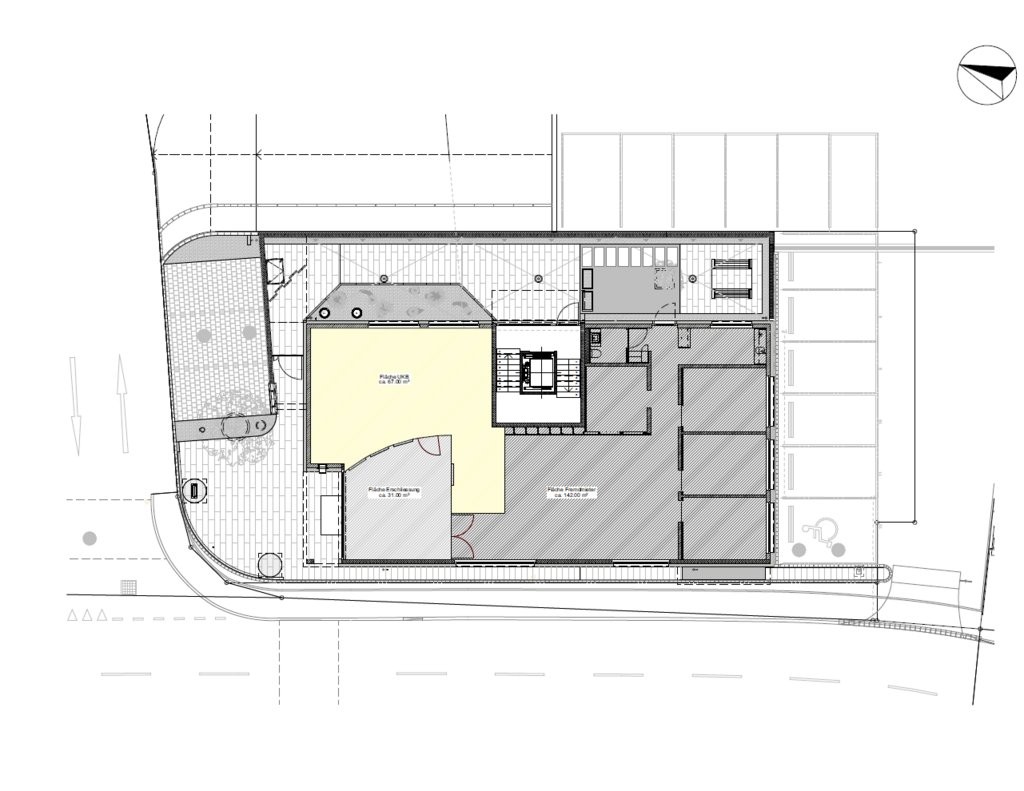 140m² commercial
