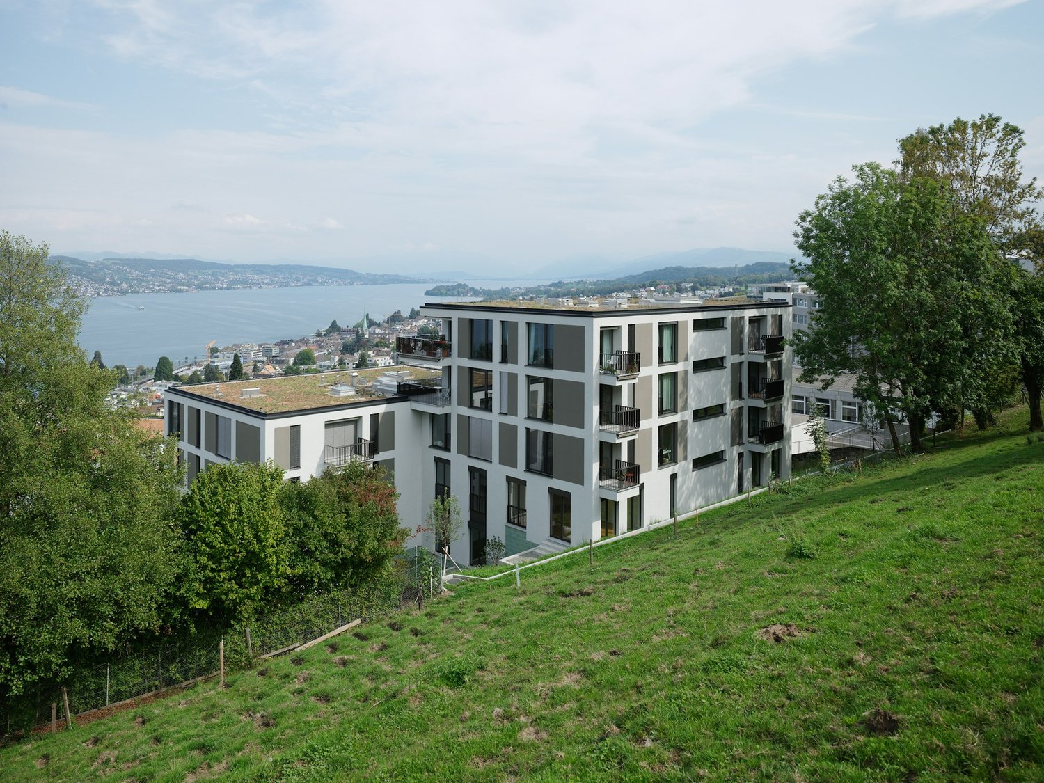 100m² office
