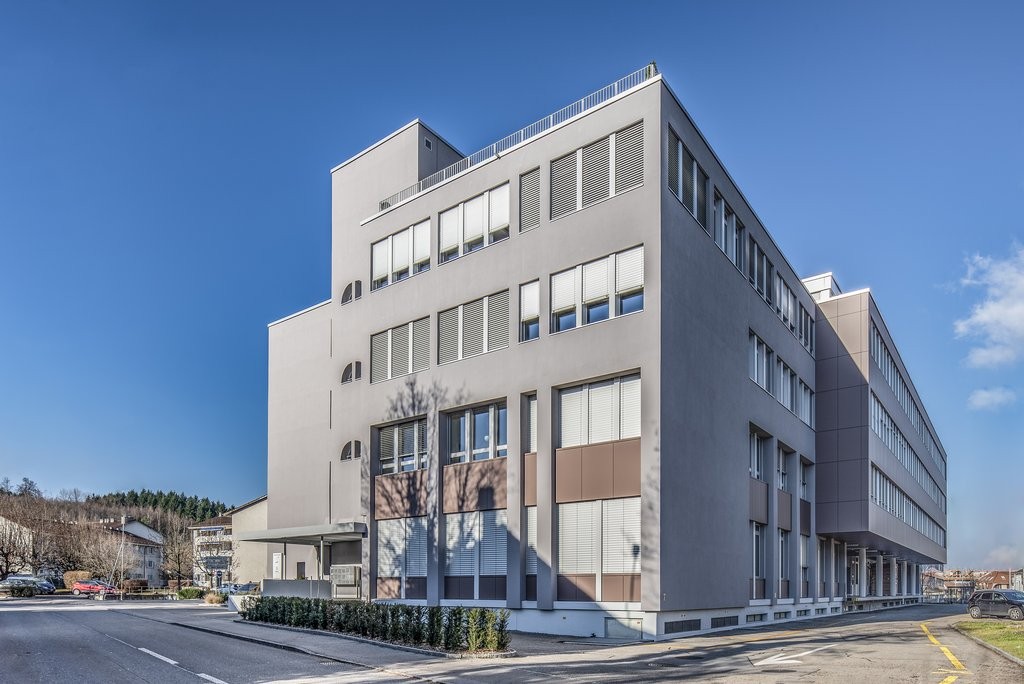 544m² commercial