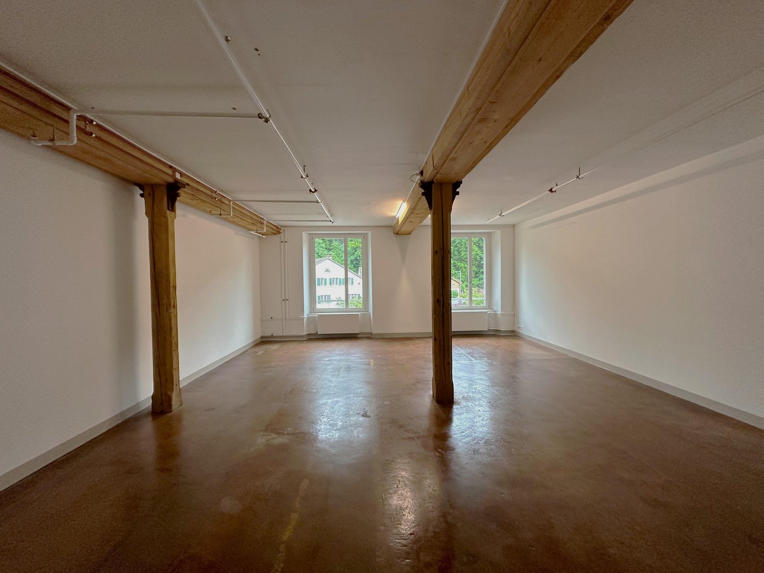 65m² office
