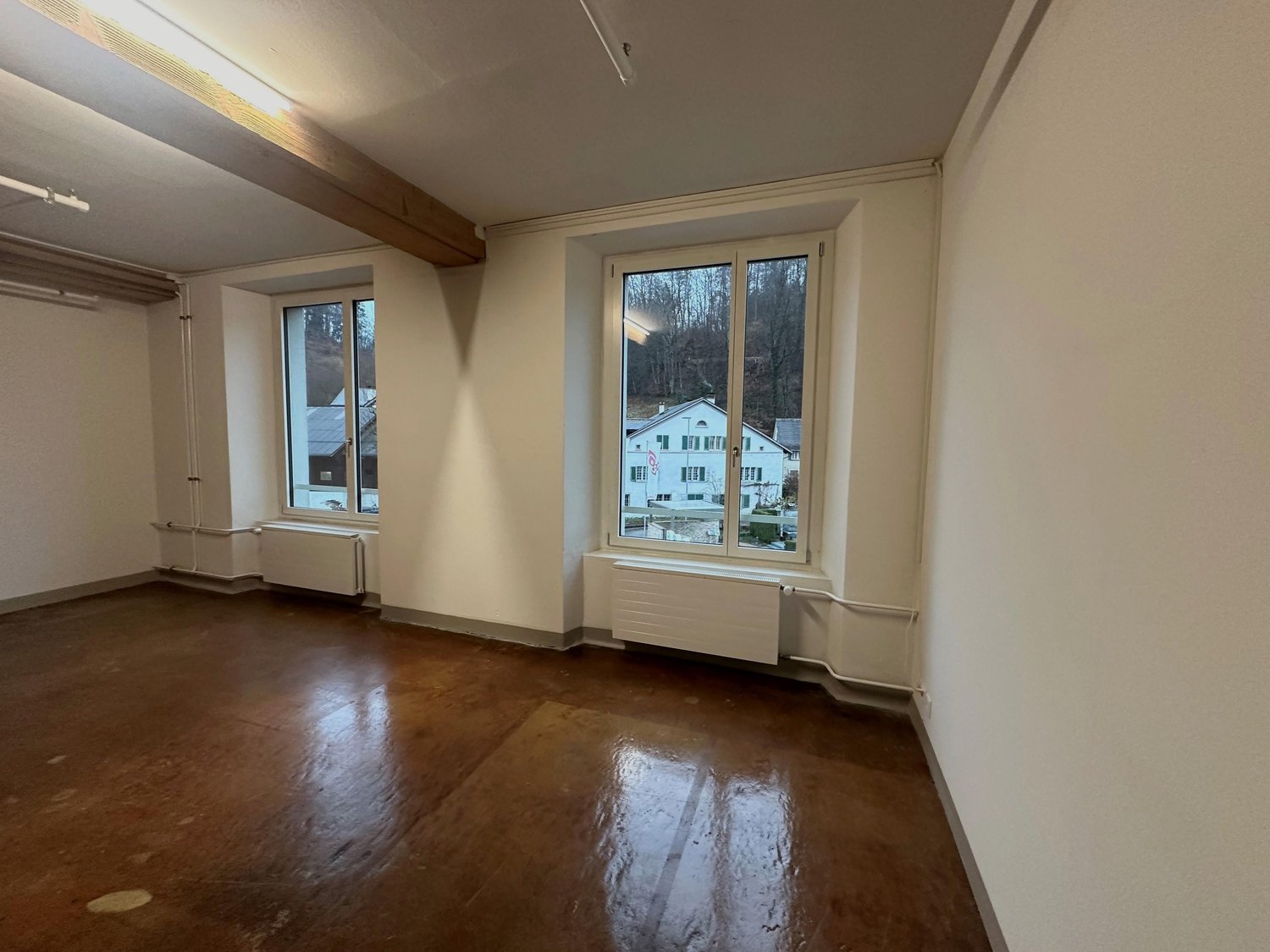 65m² office