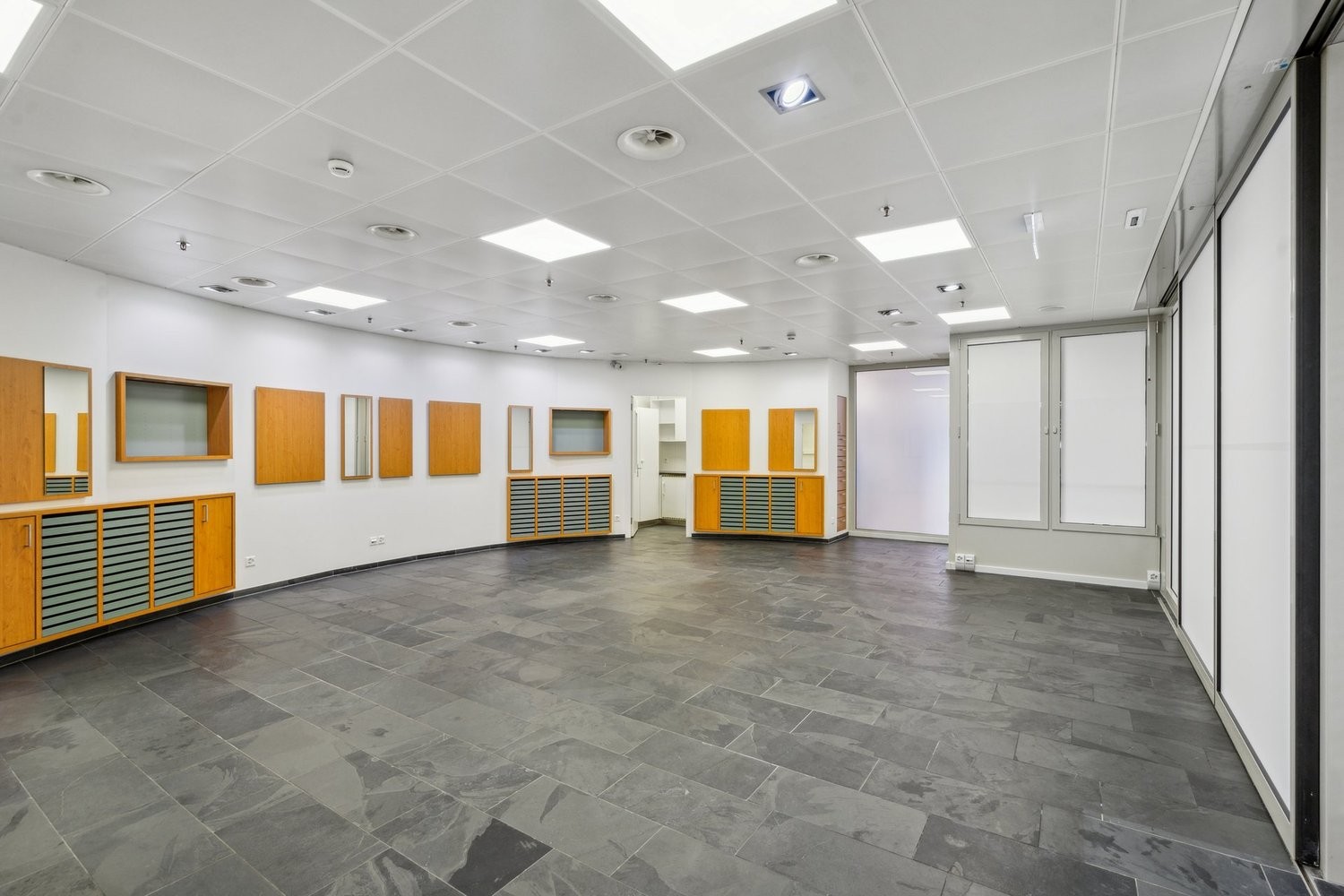 negozio di 103m²