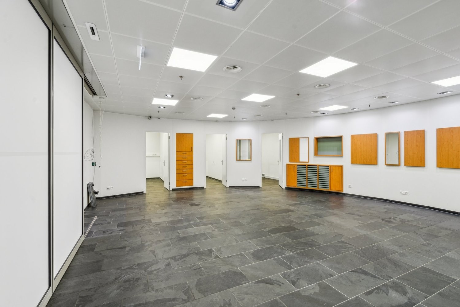 negozio di 103m²