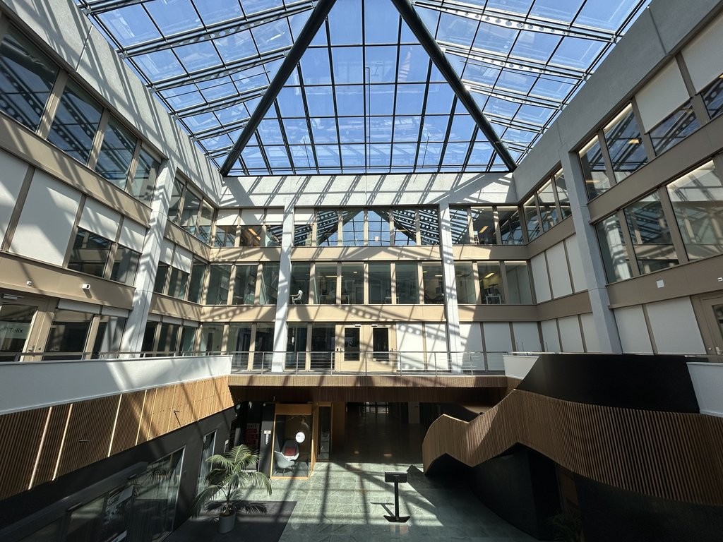 138m² office