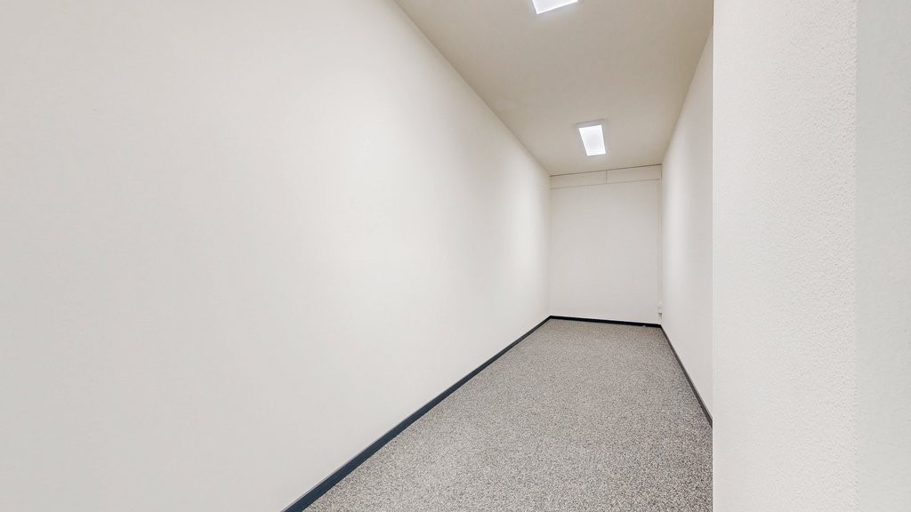 150m² office