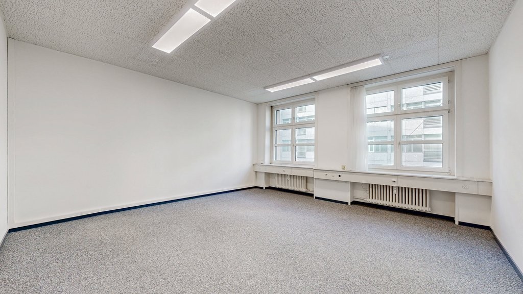 150m² office