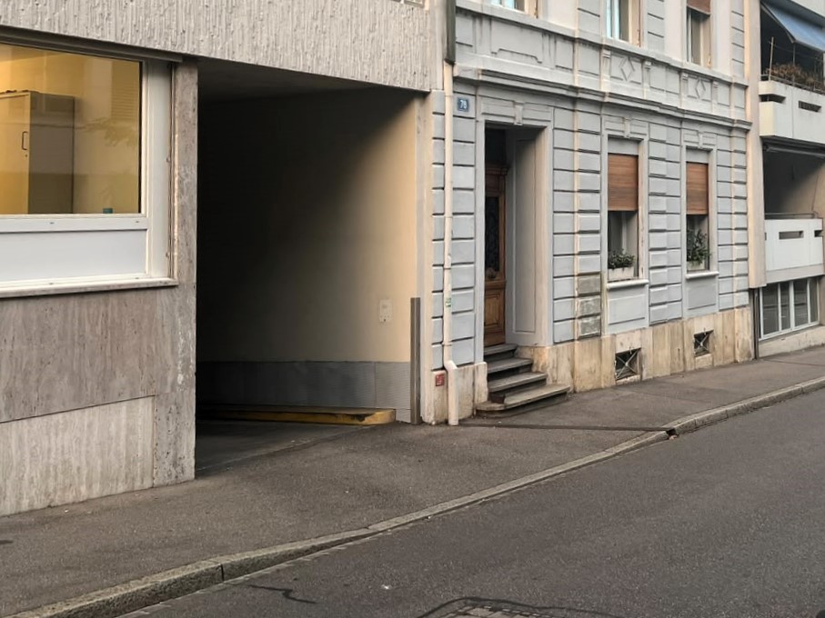 Posto auto sotterraneo di 14m²
