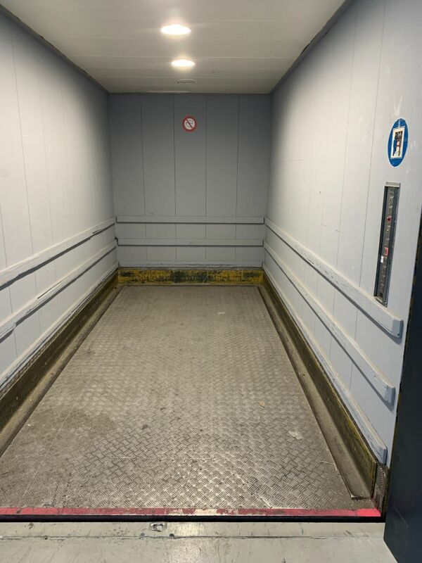 625m² ufficio