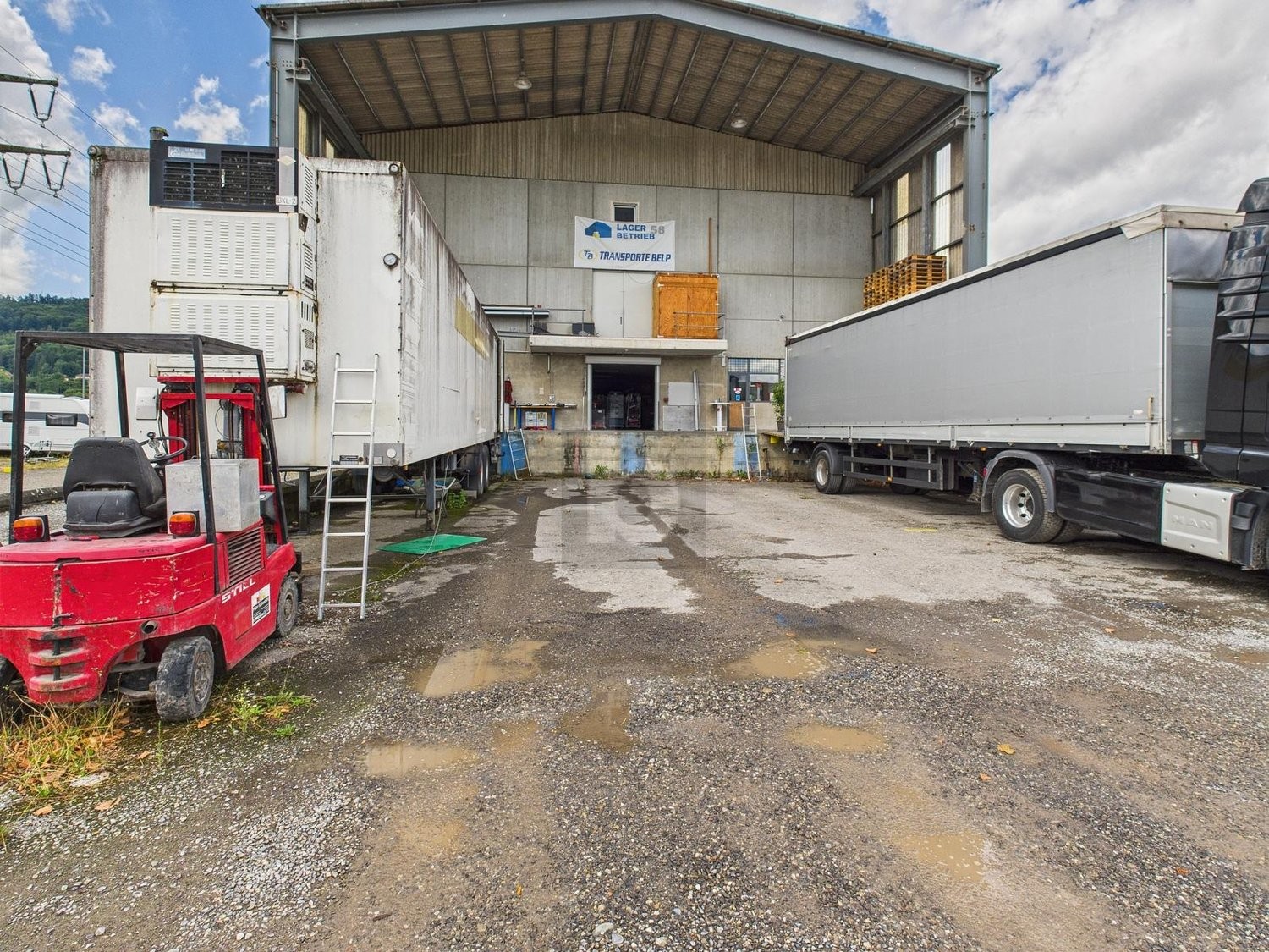 775m² magazzino