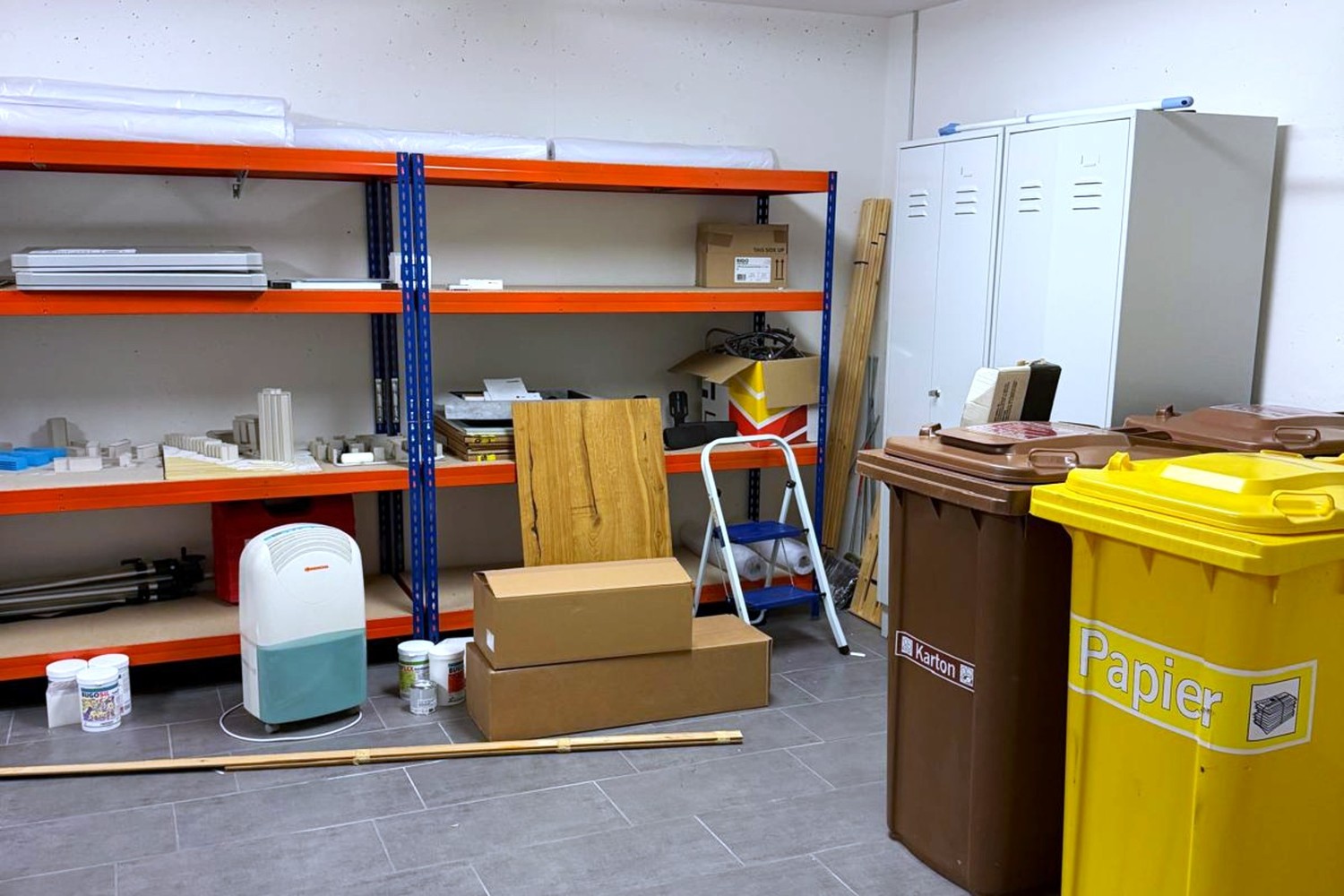 412-585m² ufficio