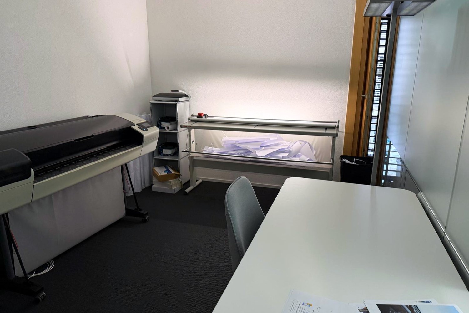 412-585m² ufficio