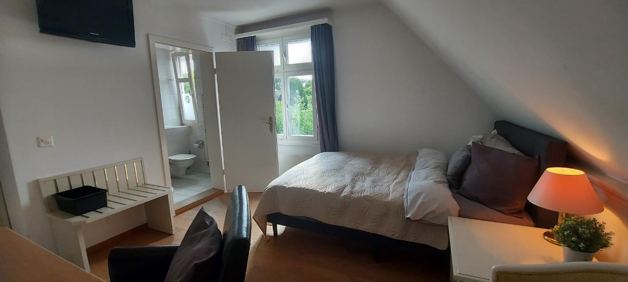 Chambre dans un appartement partagé