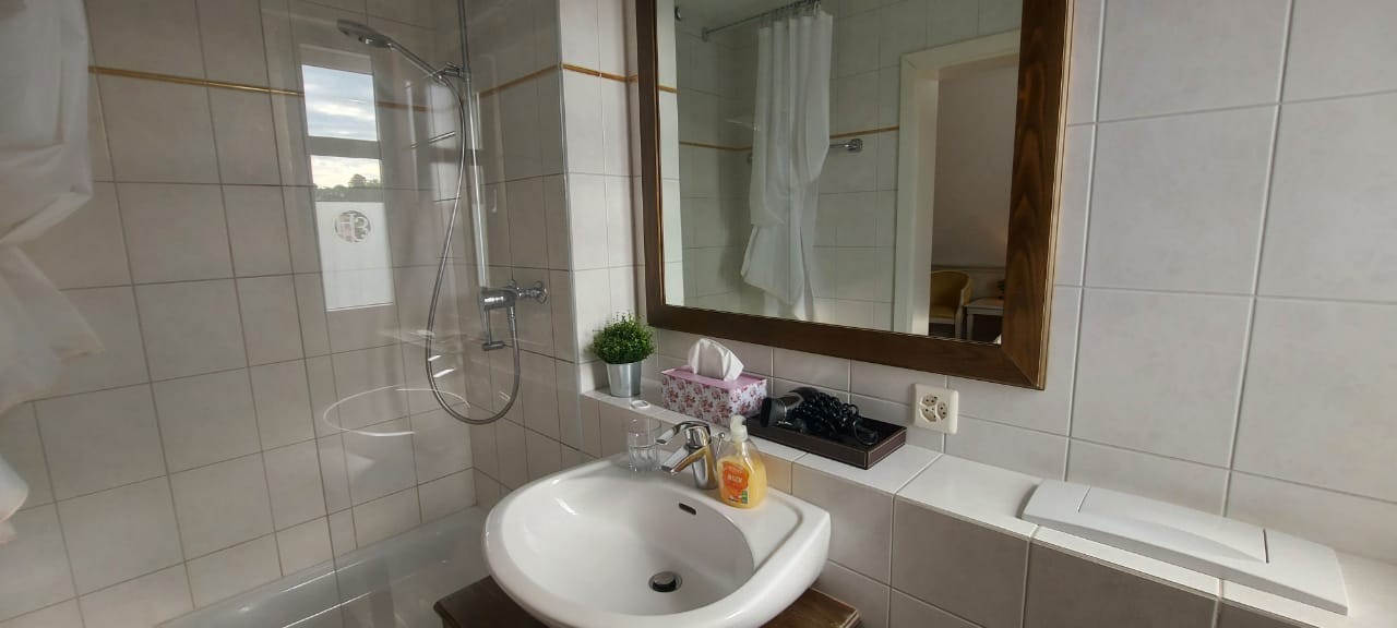 Chambre dans un appartement partagé