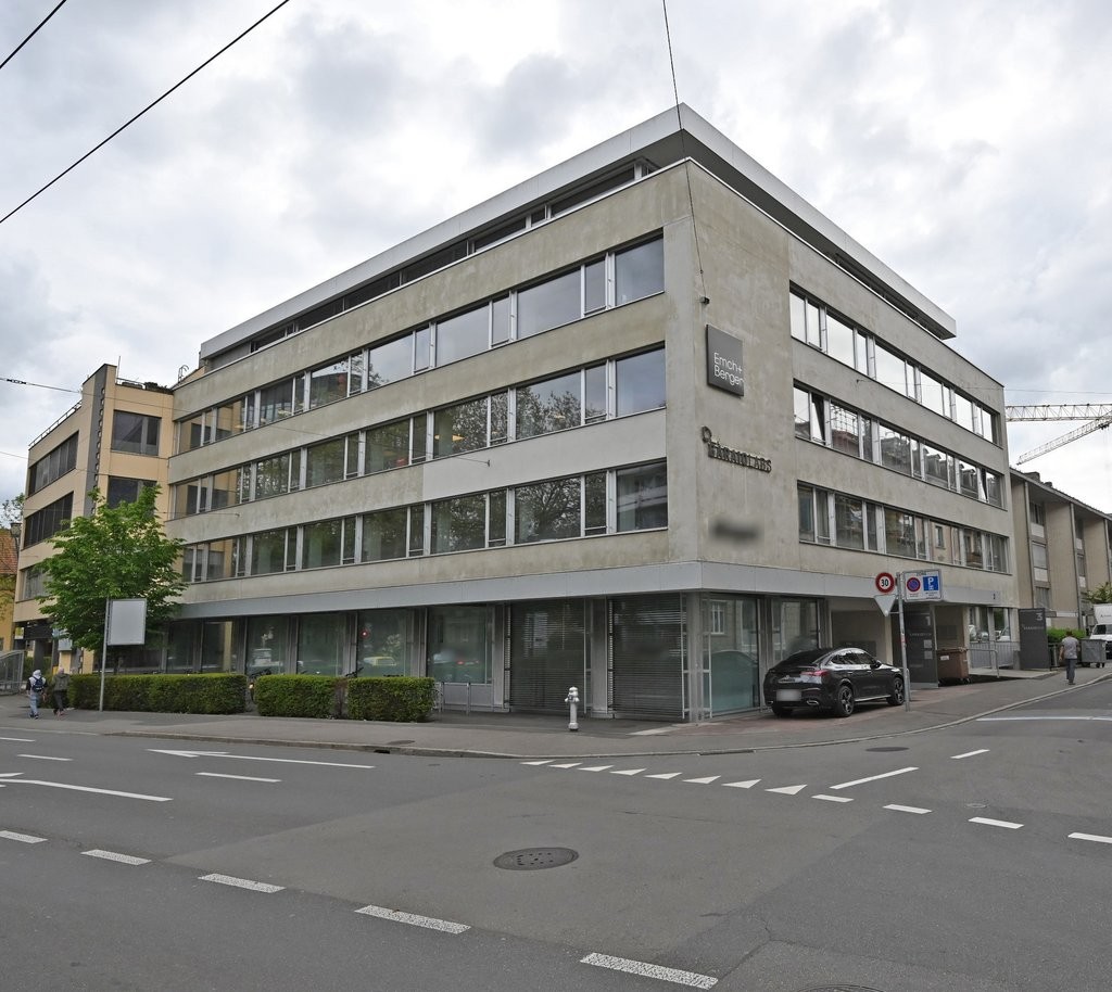 Bureau de 242m²