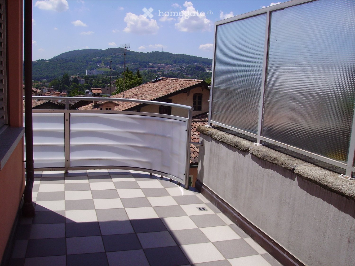 5 rooms apartment