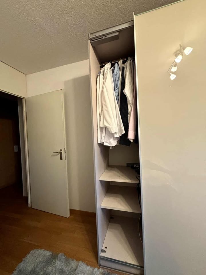 Camera in un appartamento condiviso, foto 1 di 4