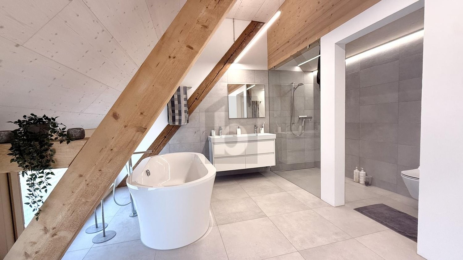 Attico di 4 ½ locali, foto 3 di 4