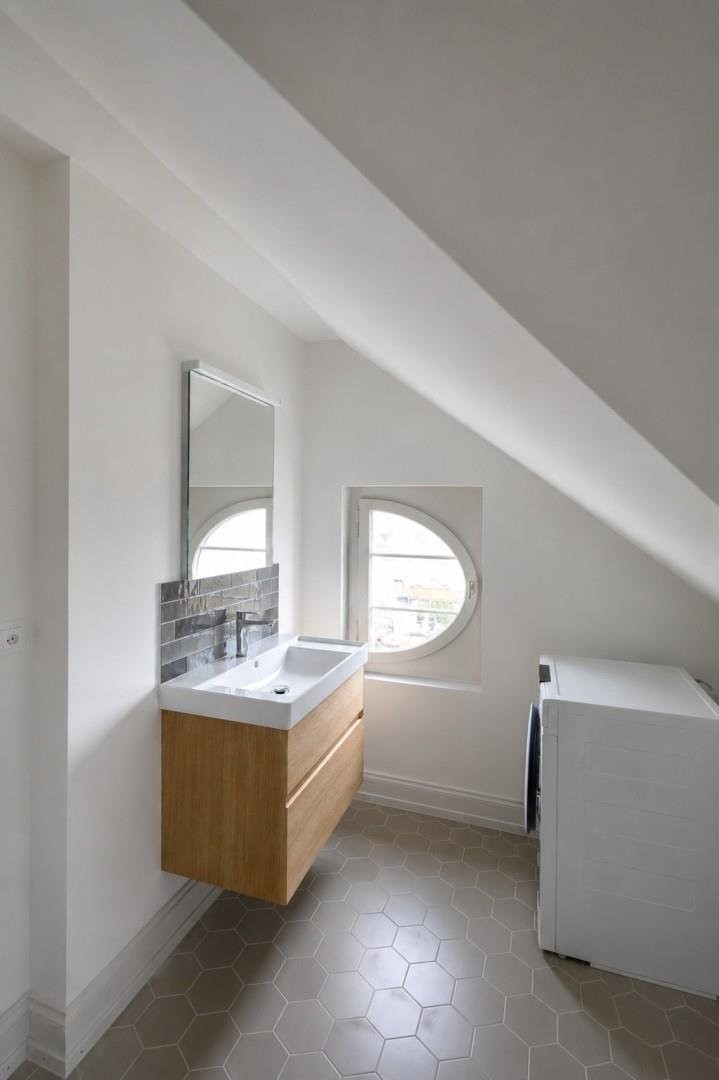 6 rooms apartment