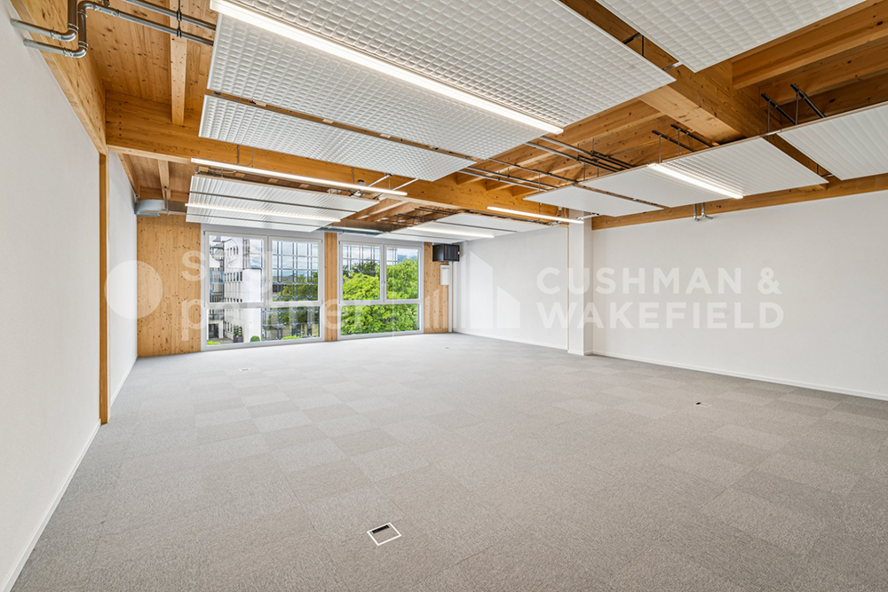300m² commercial