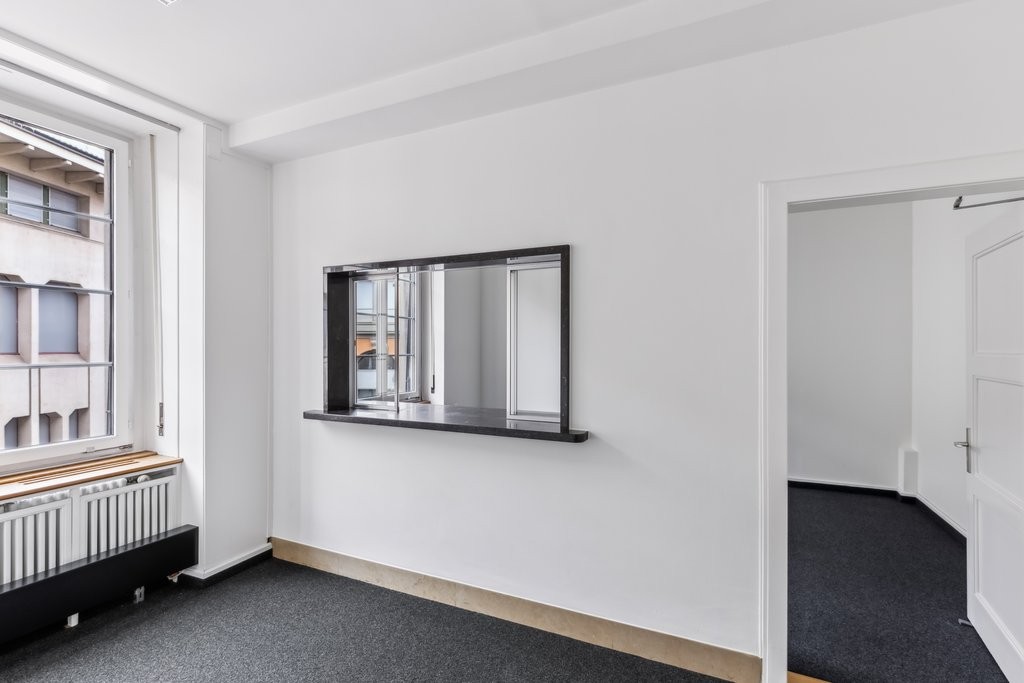 149m² office