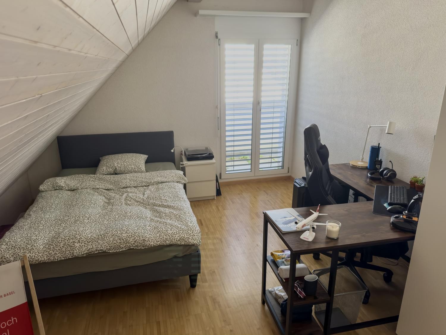 Camera in un appartamento condiviso, foto 1 di 2
