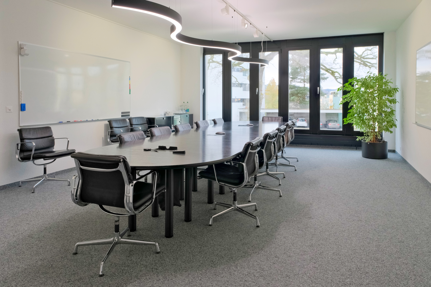 600m² office