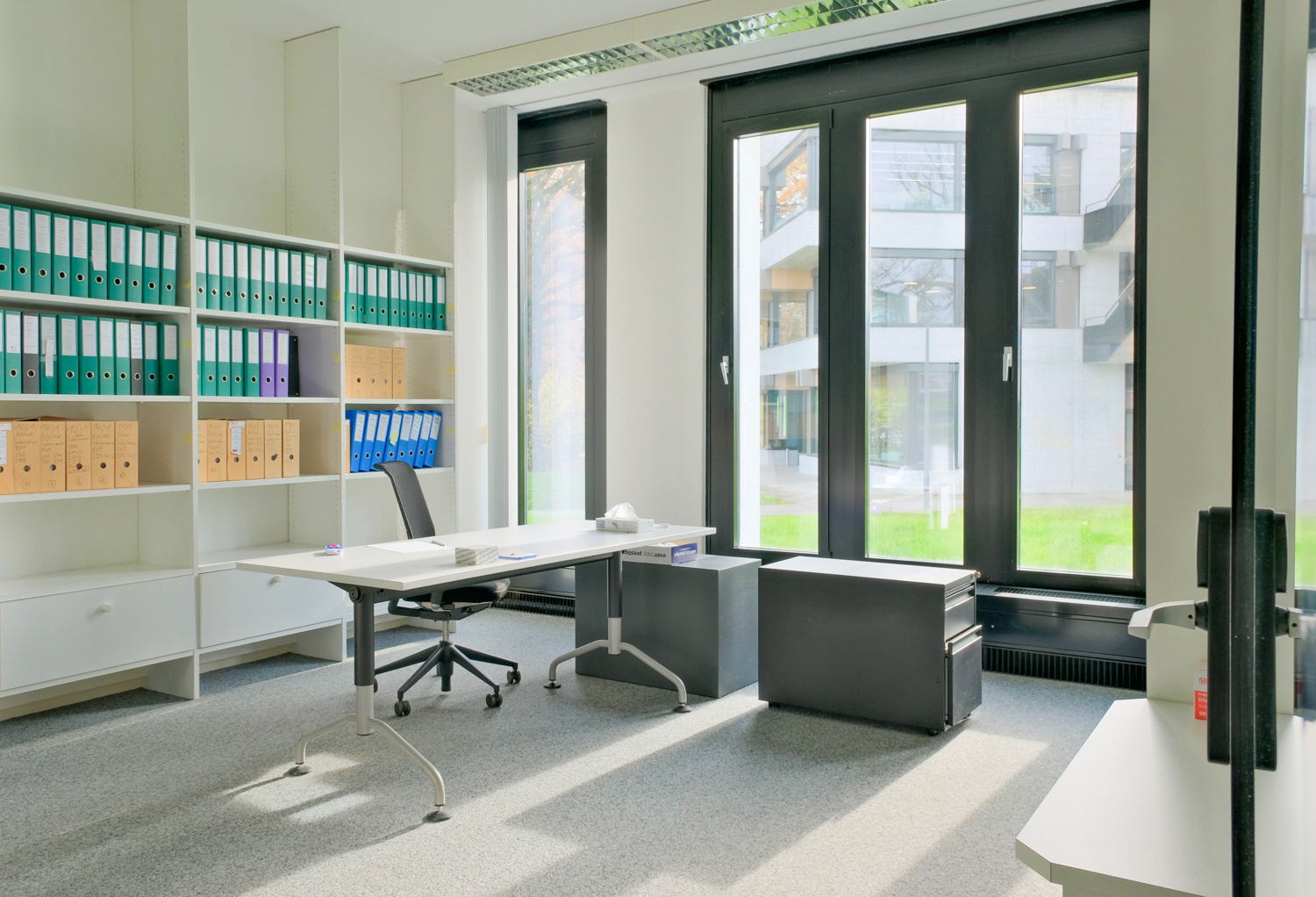 600m² office