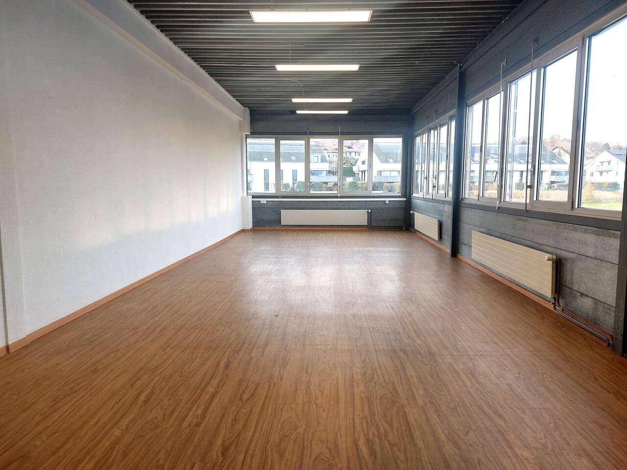 61m² office