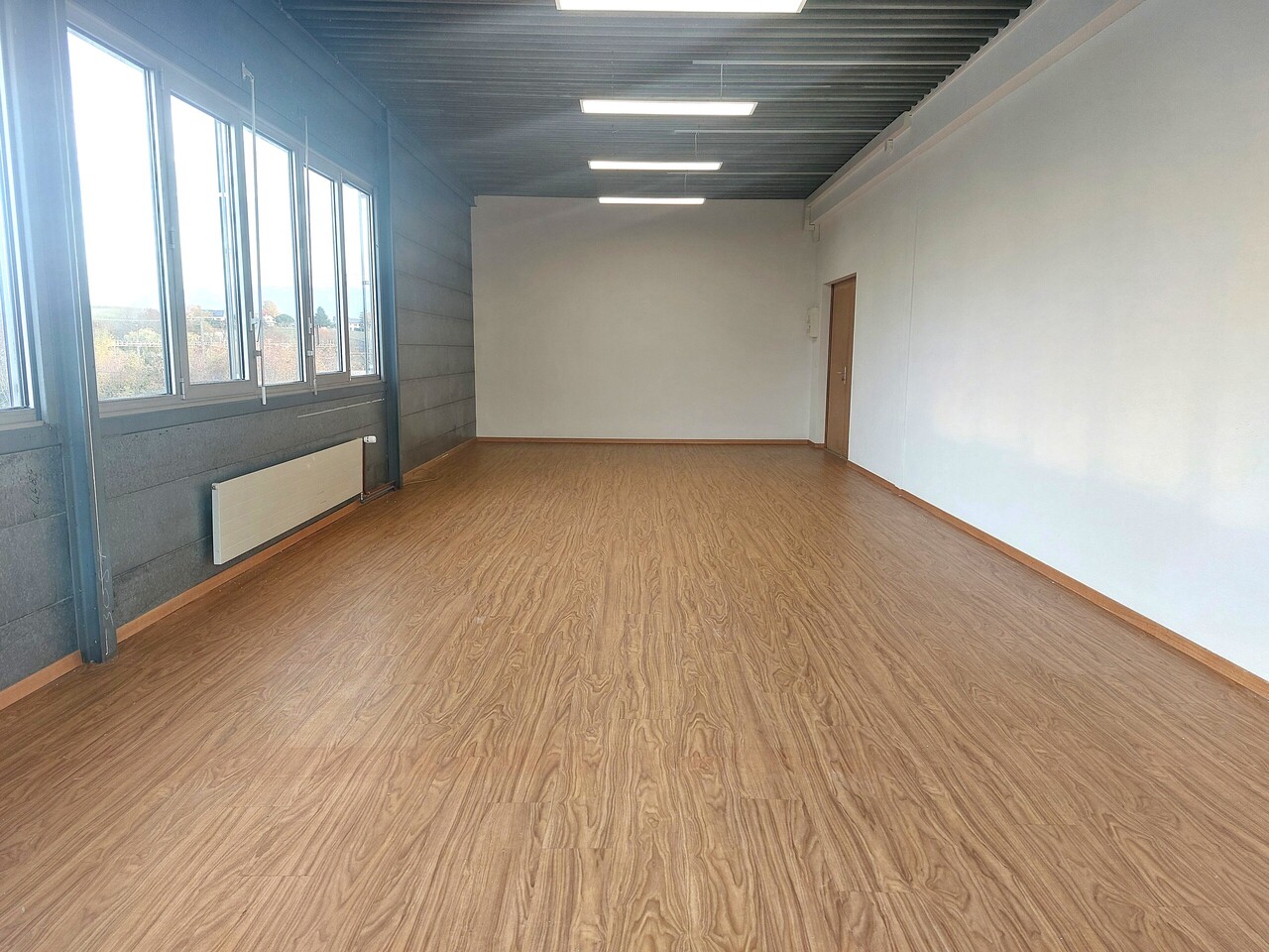 61m² office