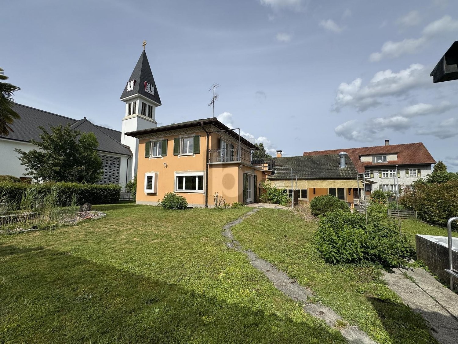 Casa unifamiliare di 5 ½ locali, foto 2 di 4