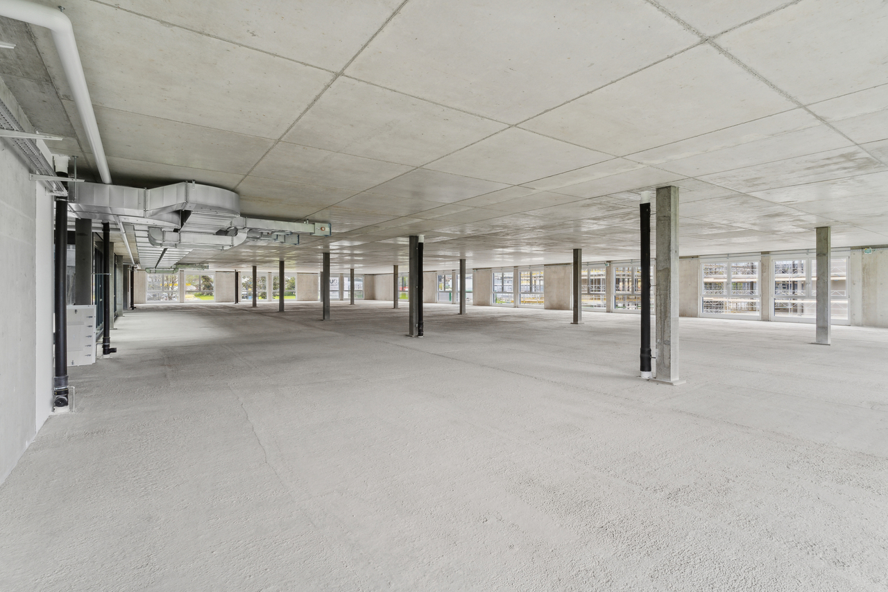 1200m² commerciale