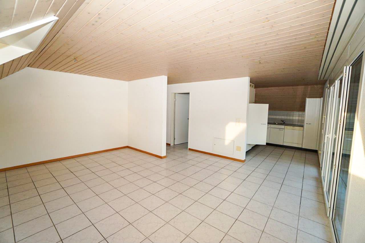 appartamento mansardato di 2 ½ locali, foto 3 di 9