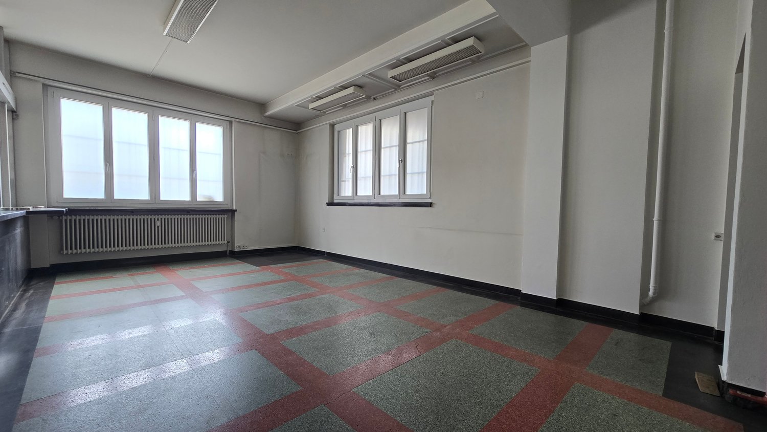 158m² commerciale