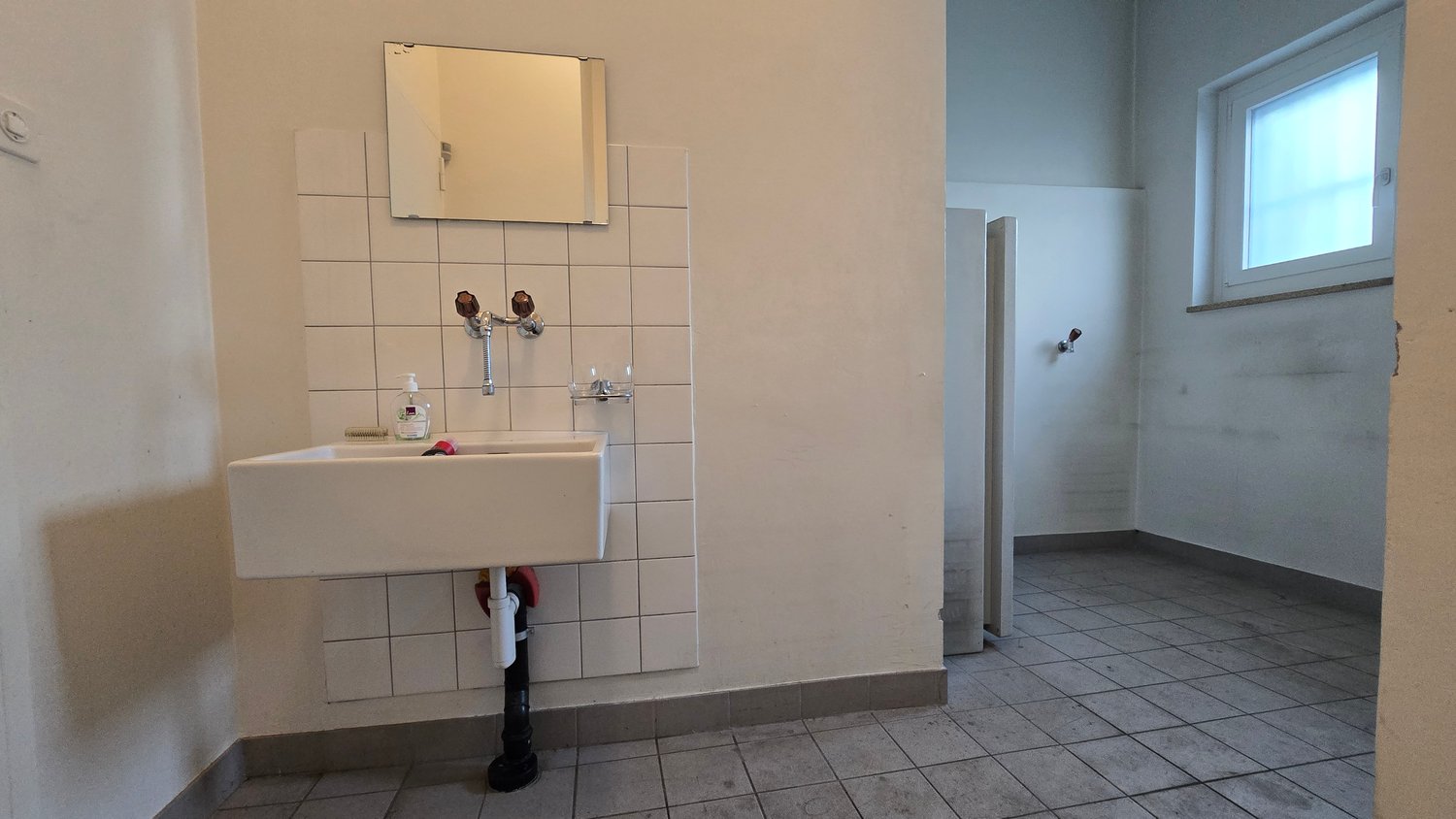 158m² commerciale