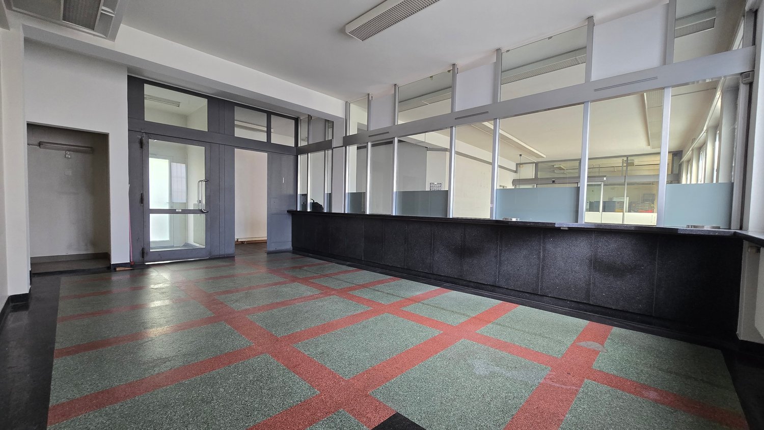 158m² commerciale