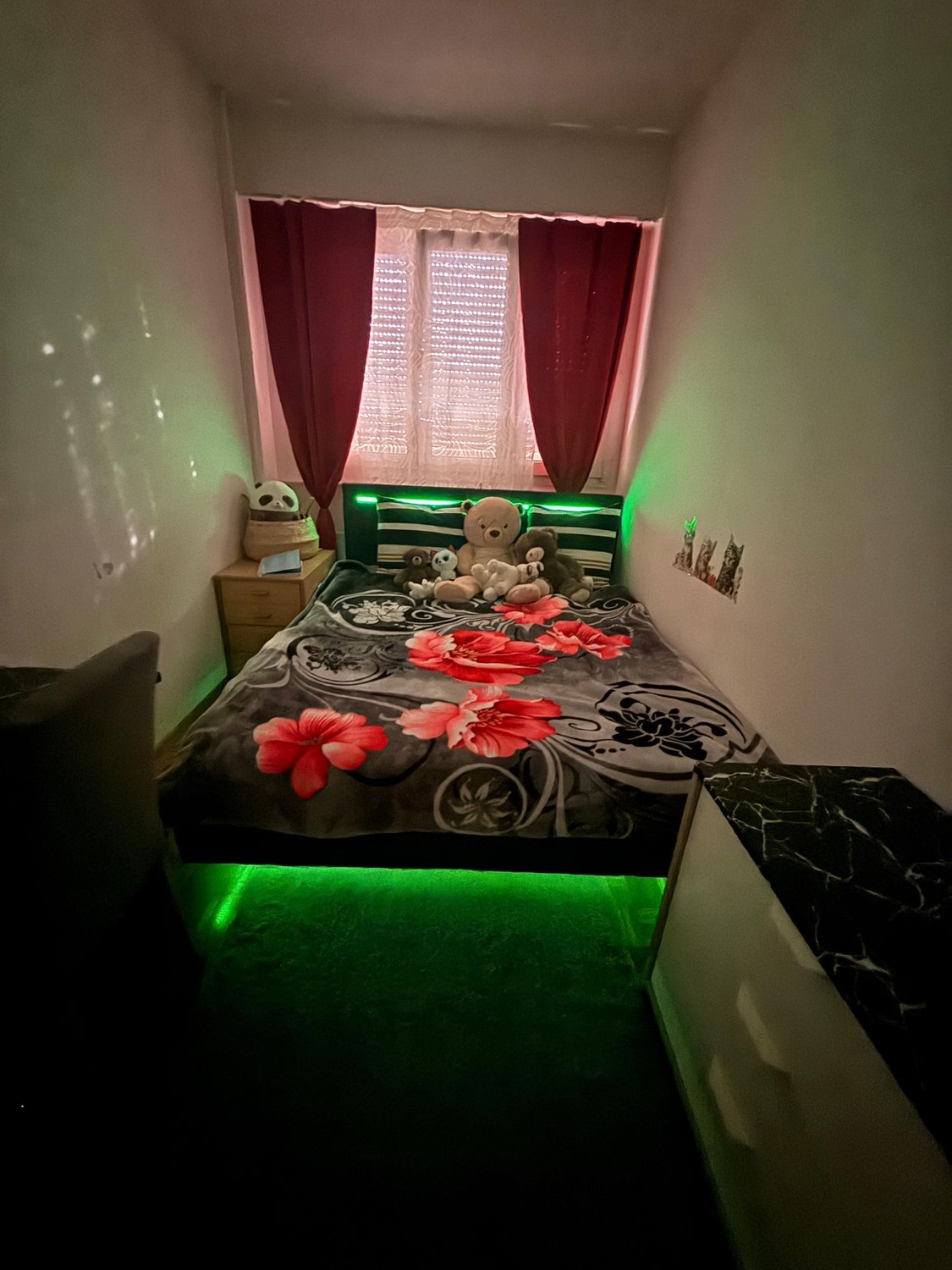 Camera in un appartamento condiviso, foto 2 di 3