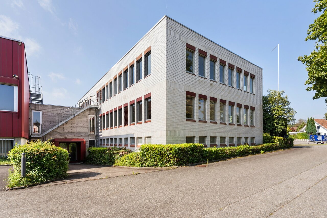 560m² commerciale