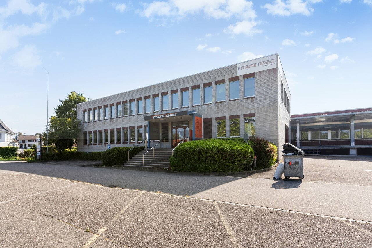 560m² commerciale