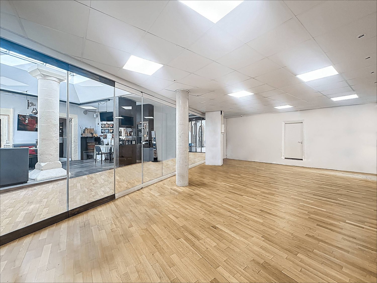 78m² arcade