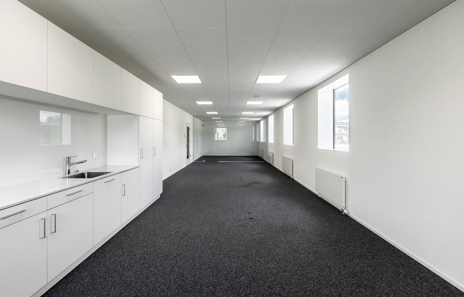 73m² office
