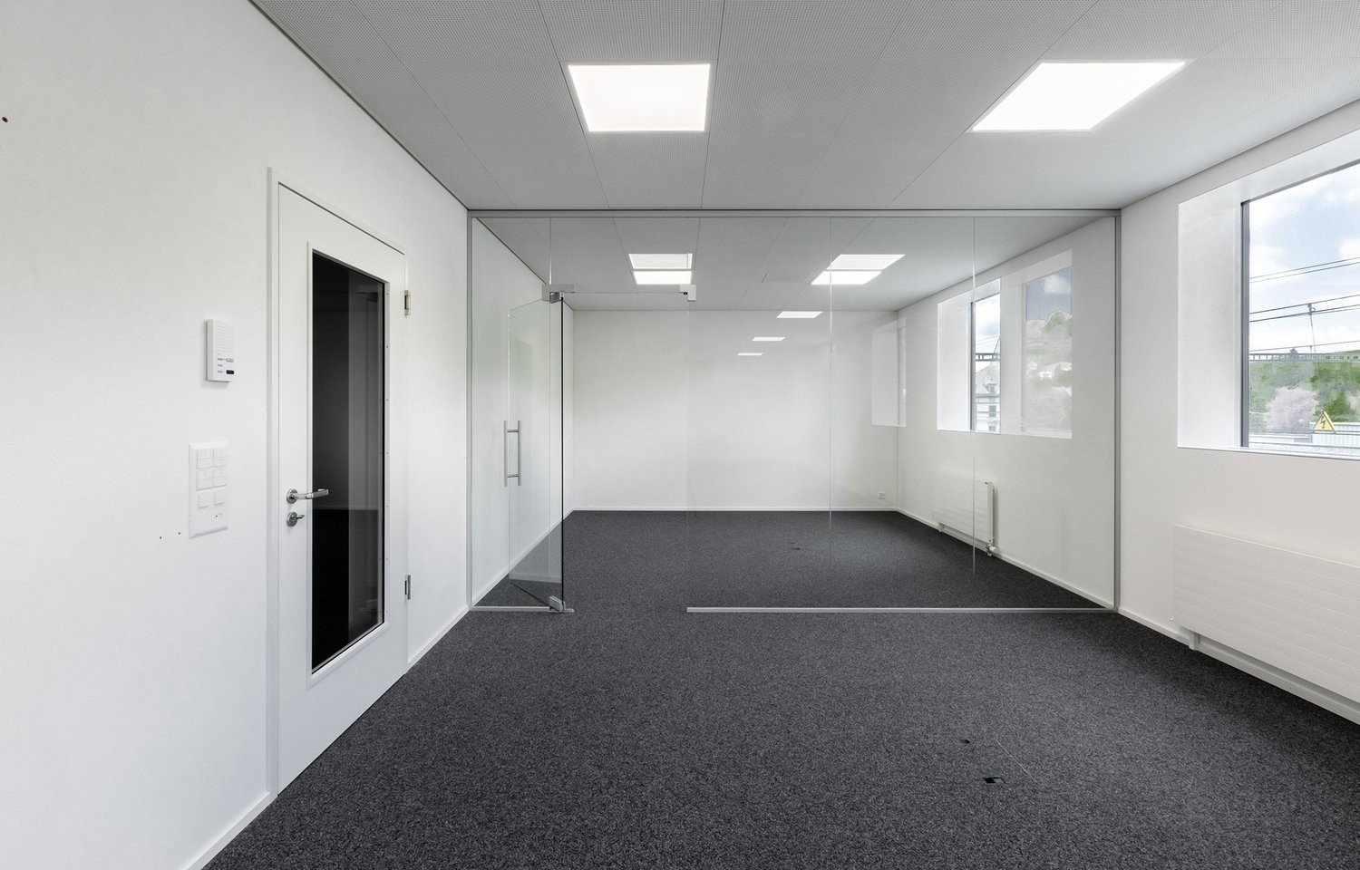 73m² office