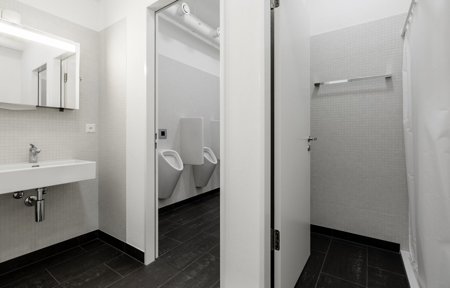 73m² office