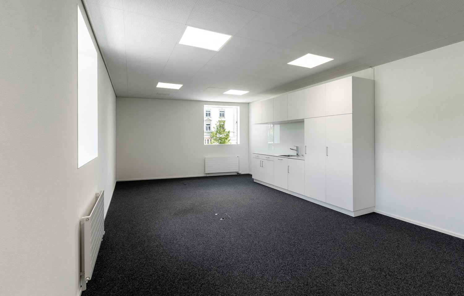 73m² office