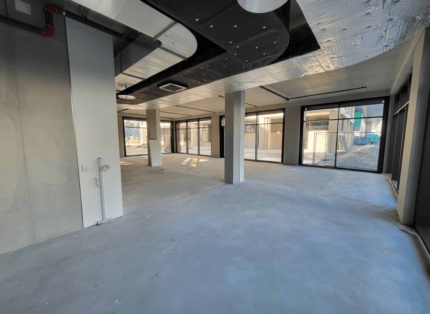 196m² commercial