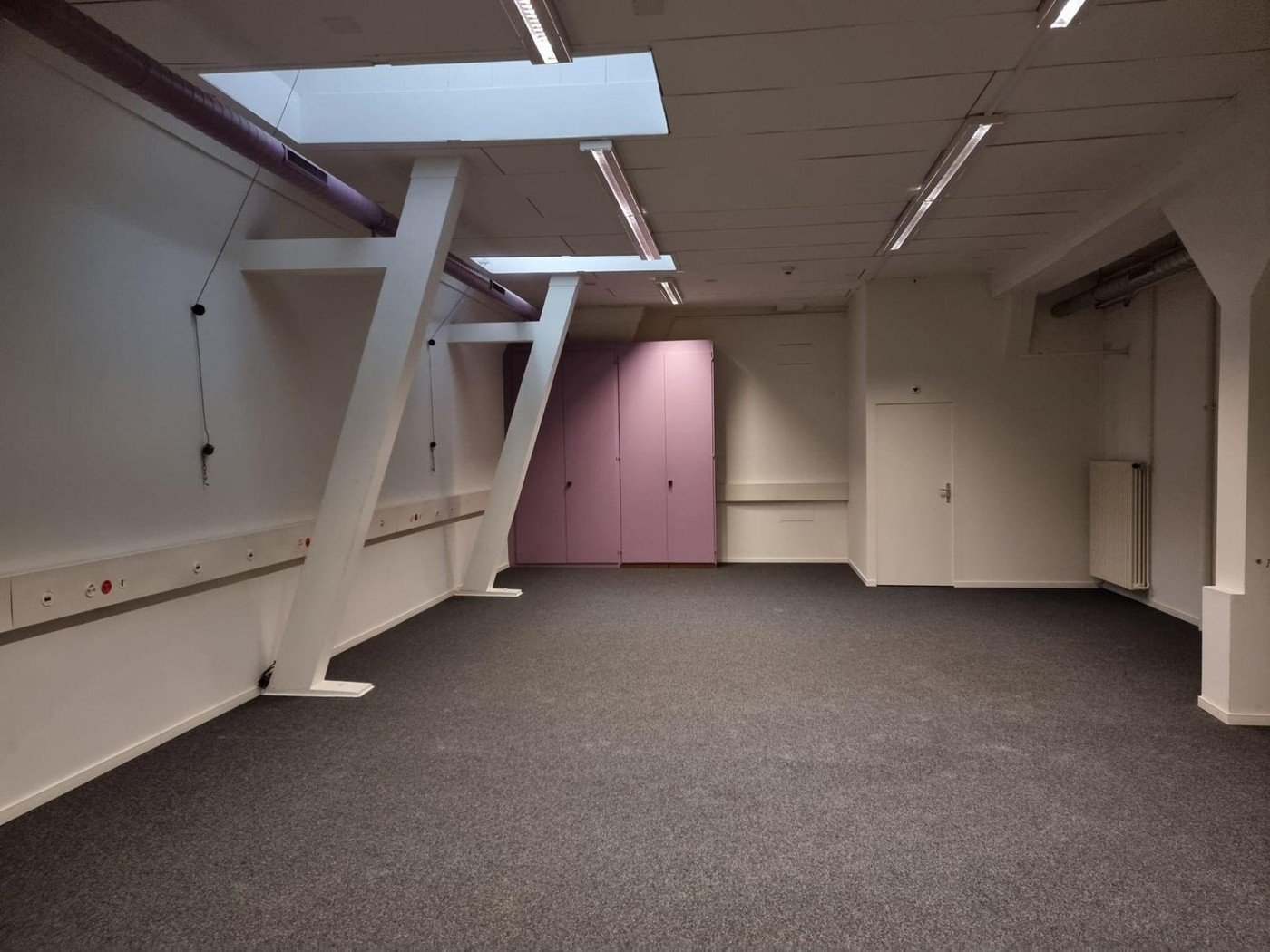 78m² storage room