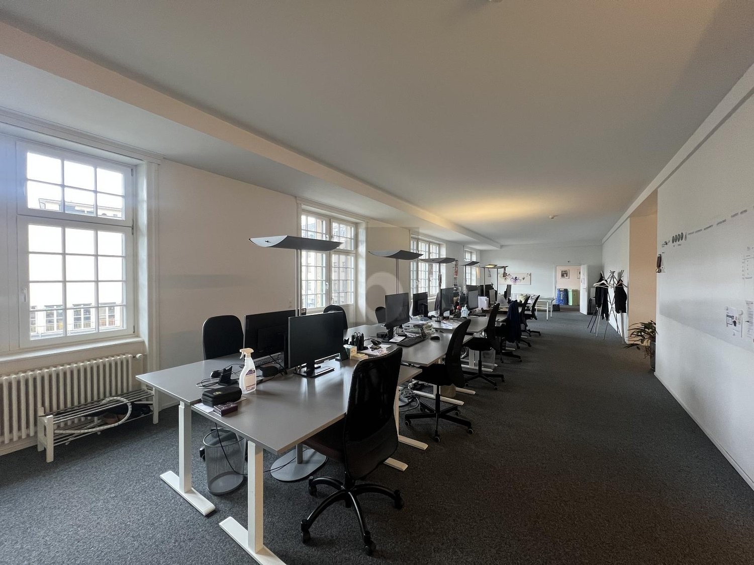 188m² office