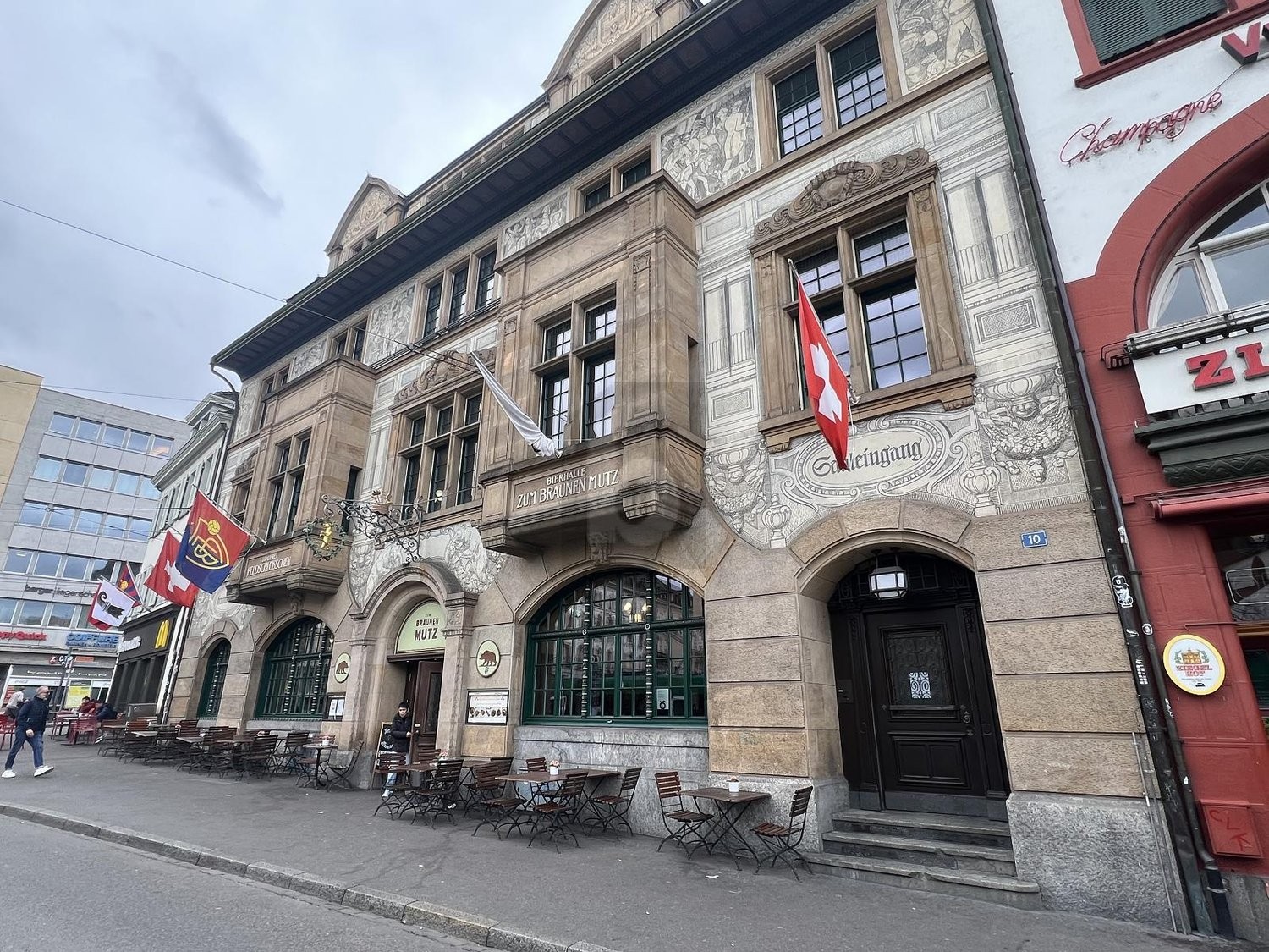 188m² office